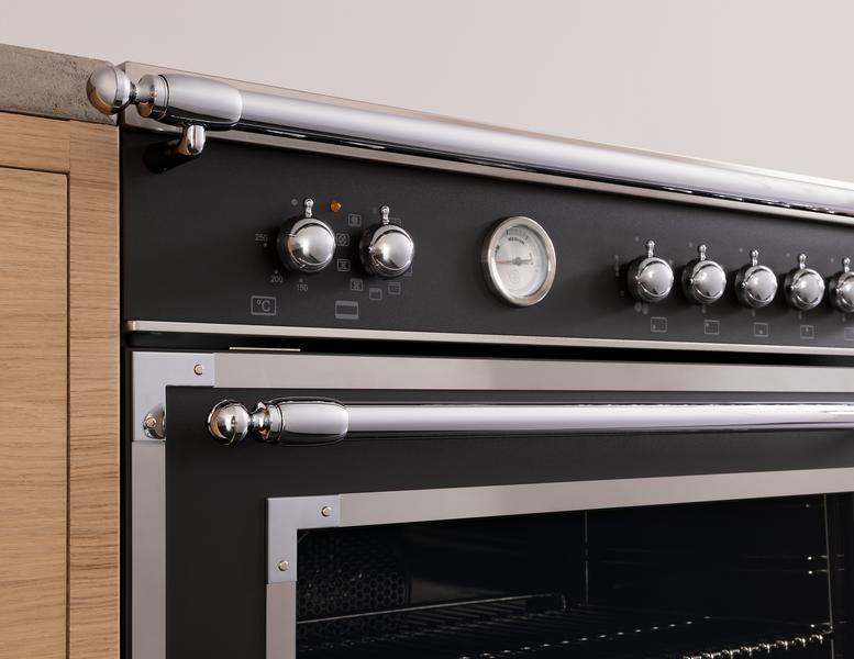 https://assets.bertazzoni.com/asset/04c5423f-0cf4-4693-80a6-e93a44b4fc48/thumbnail/webimage-_F5I2188ok