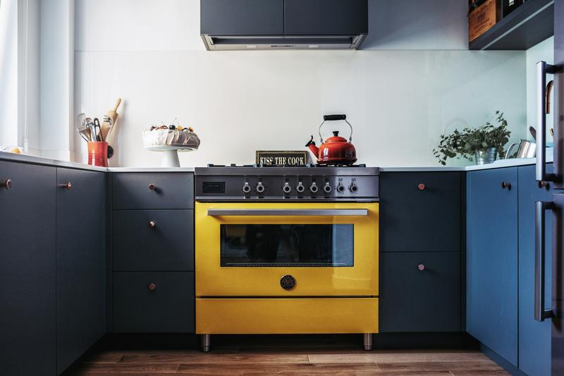 https://assets.bertazzoni.com/asset/401632ff-2e7a-4bb3-881d-b59998da71e9/thumbnail/webimage-yellow_14
