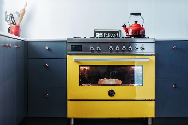 https://assets.bertazzoni.com/asset/50115b65-8ca8-4507-80cc-a3956a1c15d7/thumbnail/webimage-yellow_7