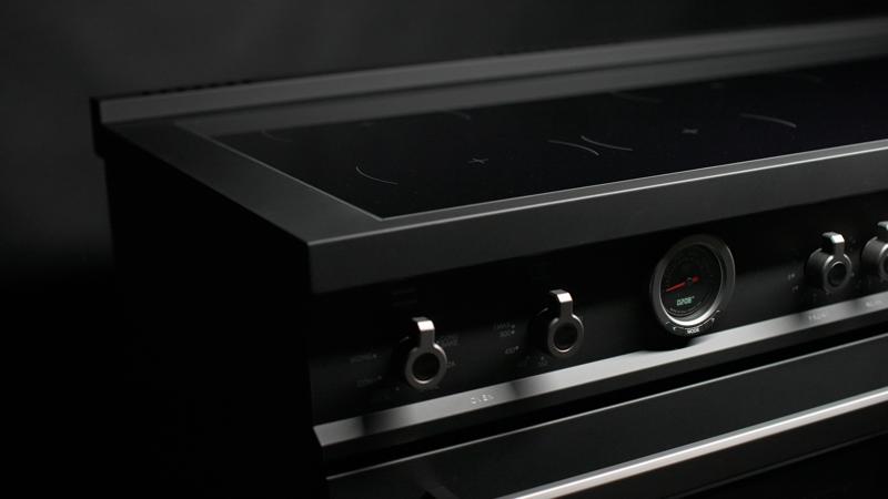 https://assets.bertazzoni.com/asset/898b4b4d-2cb2-45ac-8a1f-b182a3265fa2/thumbnail/webimage-Carbonio-Finish-Video-Images